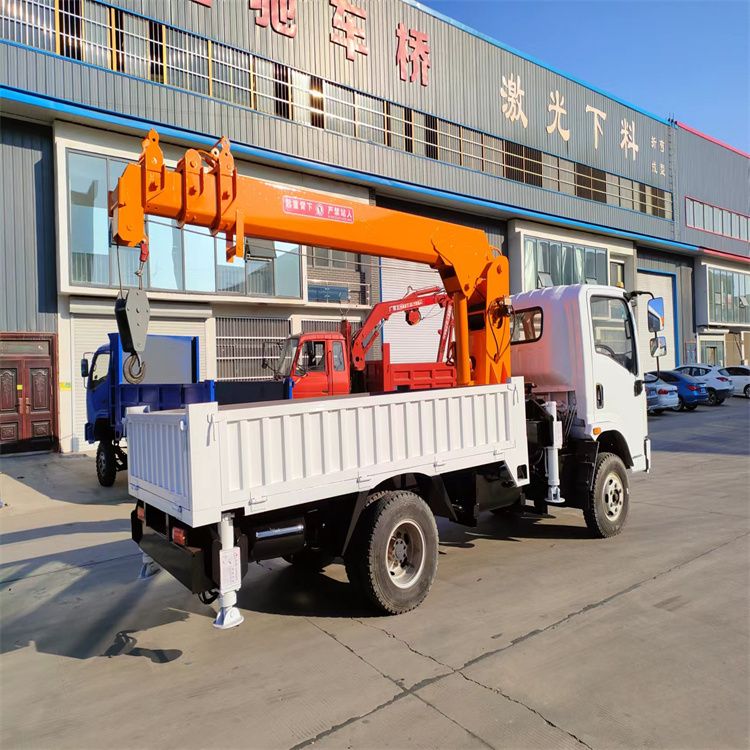 雾峰区三轮随车吊定制 农用改装机自备吊中瑞长期出售